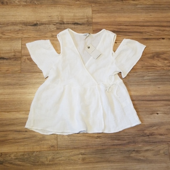 Lucky Brand | Cold shoulder top - Picture 2 of 7